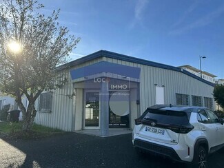 Plus de détails pour Local d'activités à louer