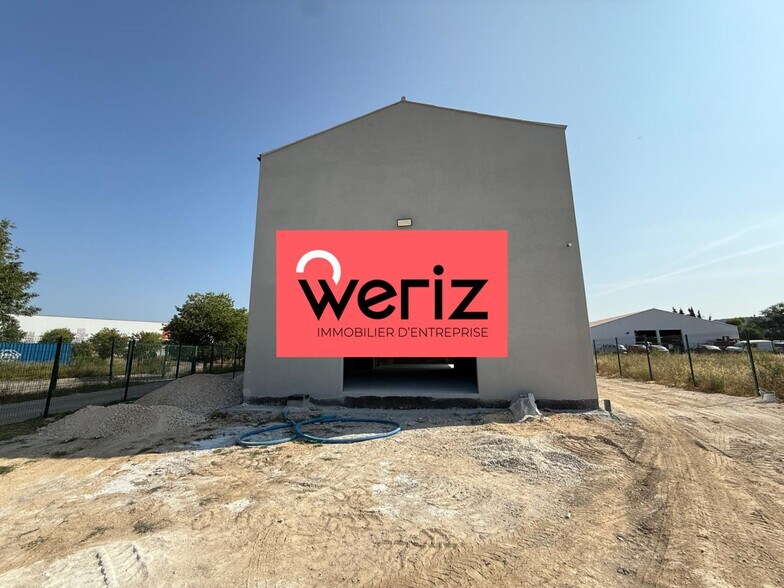 Industriel/Logistique dans Rognac à louer - Photo de l’immeuble – Image 1 sur 11