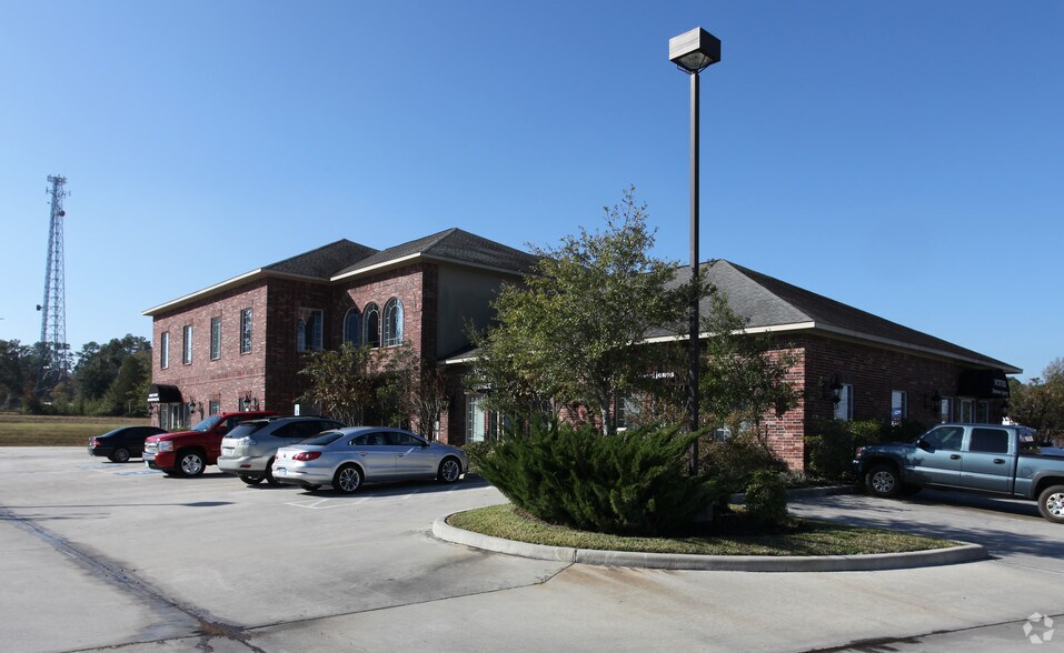 14729 Highway 105 W, Montgomery, TX à louer - Photo de l’immeuble – Image 2 sur 29