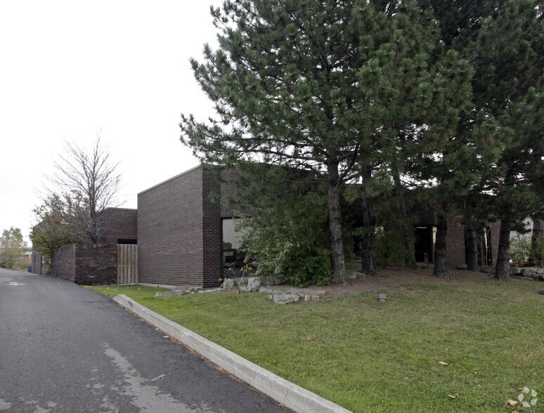 785 Arrow Rd, Toronto, ON à vendre - Photo de l’immeuble – Image 2 sur 2
