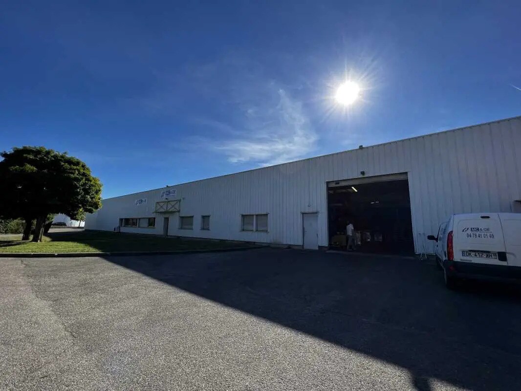 Bureau dans Bron à louer Photo de l’immeuble– Image 1 sur 5