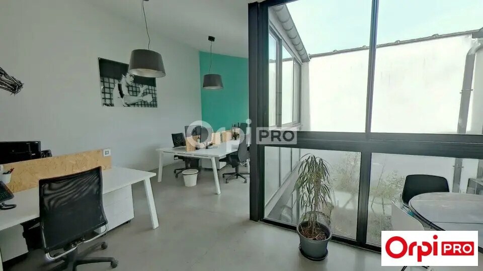 Bureau dans Lille à louer - Photo de l’immeuble – Image 3 sur 12