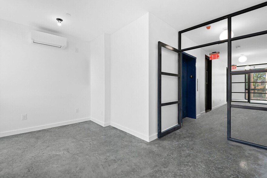 463 Pulaski St, Brooklyn, NY à louer - Photo intérieure – Image 3 sur 24
