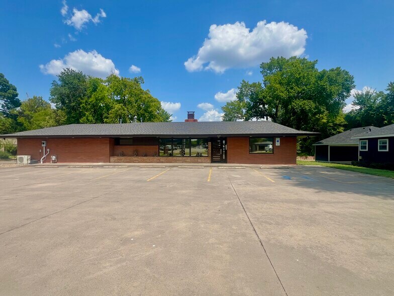 614 Oak Ave, Sulphur Springs, TX à vendre - Photo de l’immeuble – Image 2 sur 38
