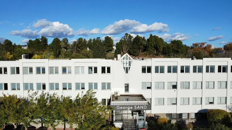 Local d’activités dans Marseille à louer - Photo de l’immeuble – Image 1 sur 27