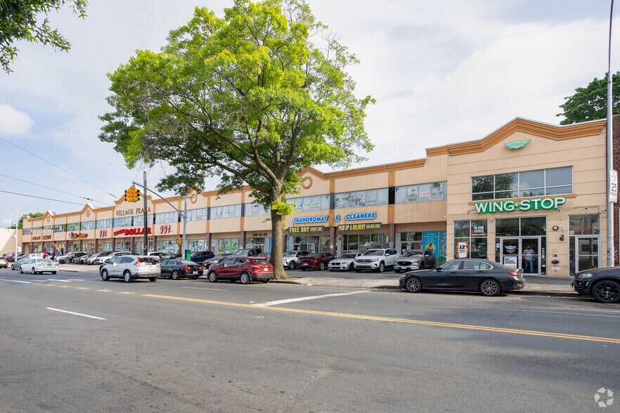 217-90-218-20 Hempstead Ave, Queens Village, NY à louer - Photo de l’immeuble – Image 1 sur 15
