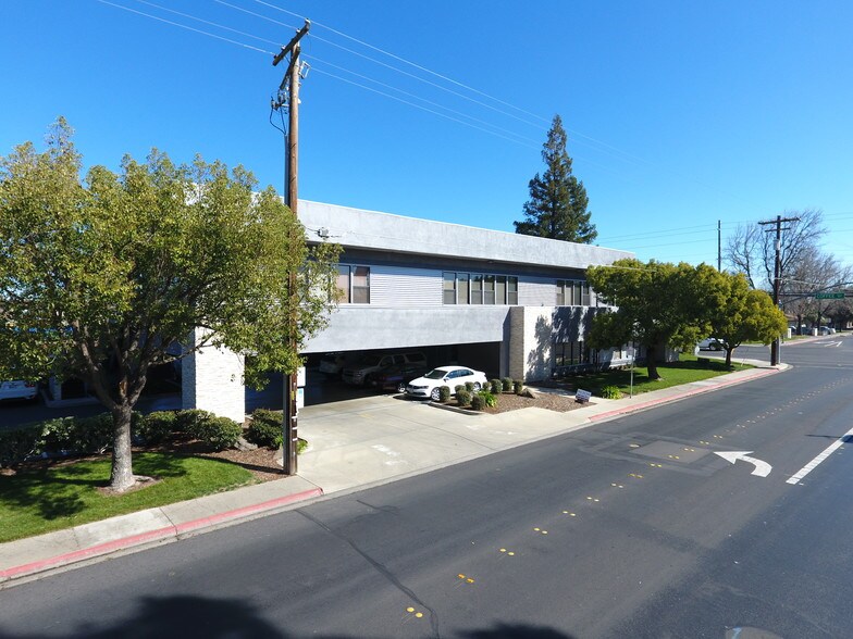 3001 Coffee Rd, Modesto, CA à louer - Photo principale – Image 2 sur 11