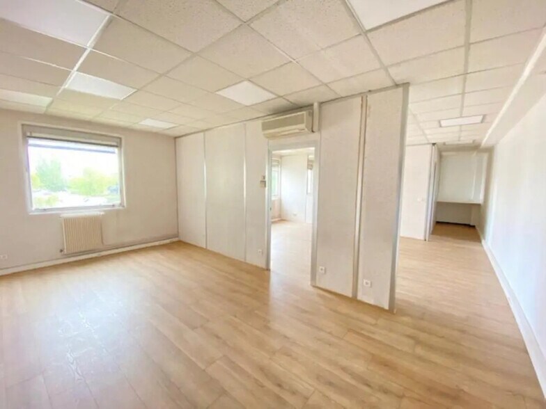 86-114 Avenue Louis Roche, Gennevilliers à louer - Photo de l’immeuble – Image 1 sur 12