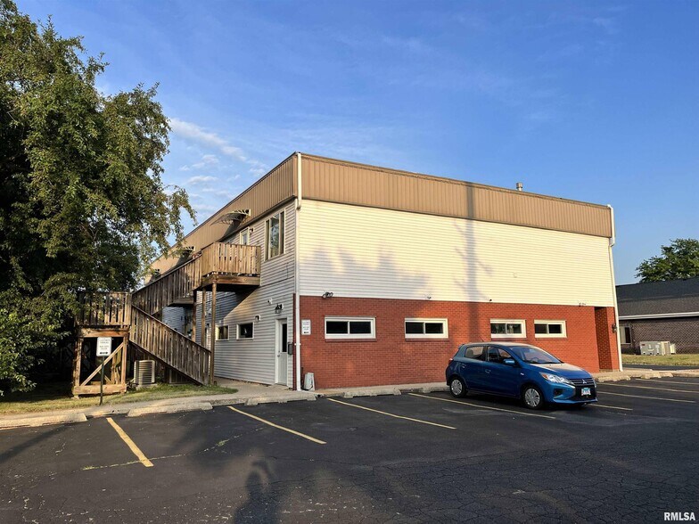987 Clock Tower Dr, Springfield, IL à vendre - Photo de l’immeuble – Image 3 sur 29