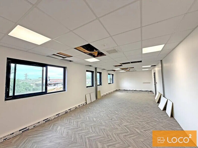 Local d’activités dans Toulouse à louer - Photo de l’immeuble – Image 2 sur 7