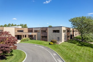 Plus de détails pour 88 Silva Ln, Middletown, RI - Local d'activités à louer