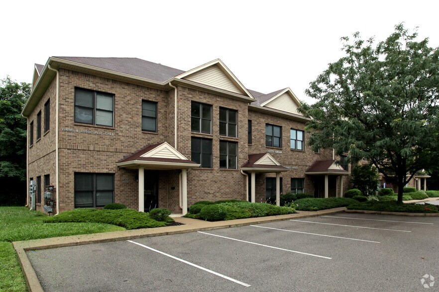 2304 Hurstbourne Village Dr, Louisville, KY à vendre - Photo de l’immeuble – Image 3 sur 3