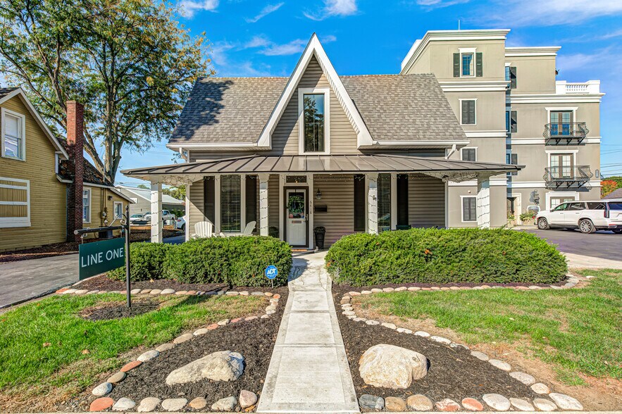 725 E 65th St, Indianapolis, IN à vendre - Photo de l’immeuble – Image 3 sur 8