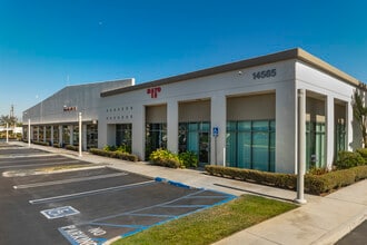 14515-14565 Valley View Ave, Santa Fe Springs, CA à vendre Photo de l’immeuble– Image 1 sur 1
