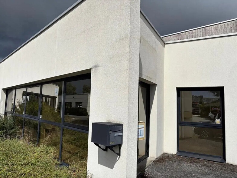 Bureau dans Sainte-Gemmes-sur-Loire à louer - Photo de l’immeuble – Image 1 sur 6