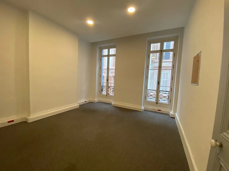 29 Rue De La Republique, Marseille à louer - Photo de l’immeuble – Image 2 sur 7