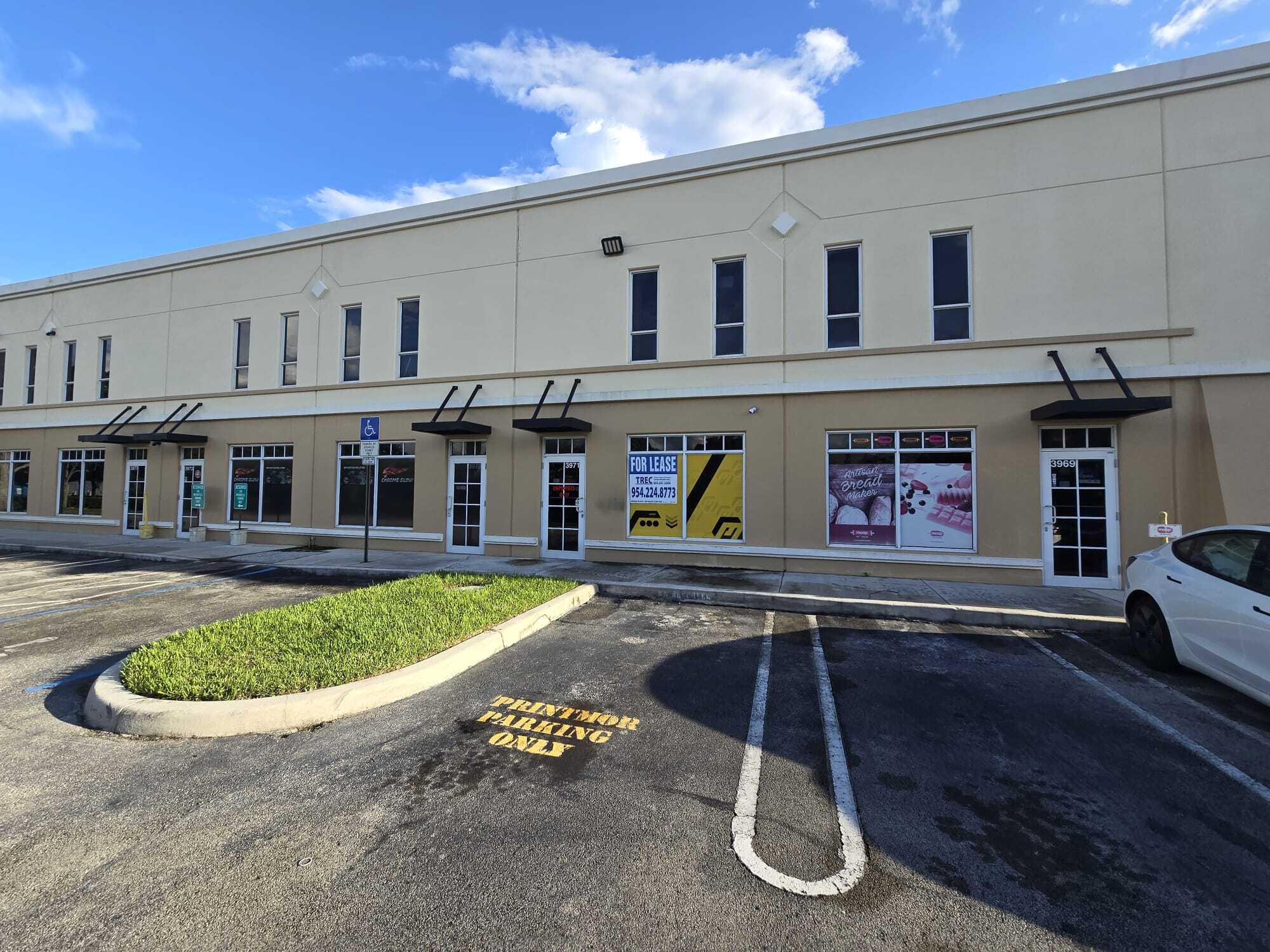 3901-3981 NW 126th Ave, Coral Springs, FL à louer Photo intérieure– Image 1 sur 17