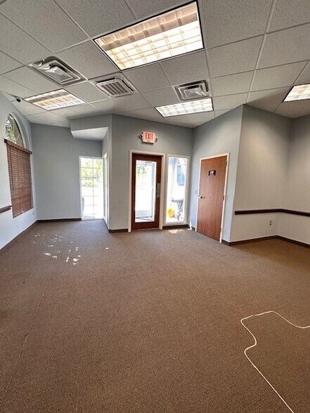 5084 Villa Linde Pky, Flint, MI à vendre - Photo de l’immeuble – Image 2 sur 19