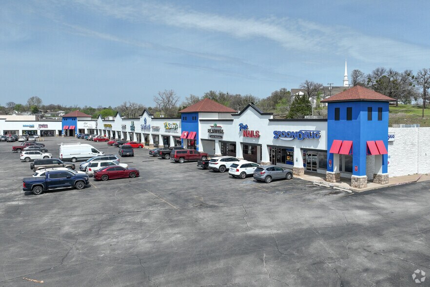 400-540 Plaza Ct, Sand Springs, OK à vendre - Photo principale – Image 1 sur 21