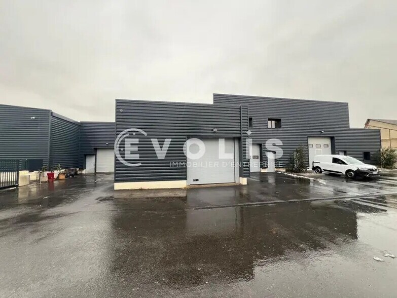 Local d’activités dans Villefranche-sur-Saône à louer - Photo de l’immeuble – Image 2 sur 5