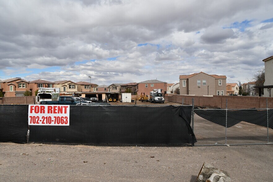 6240 Dodd St, Las Vegas, NV à louer - Photo de l’immeuble – Image 3 sur 12
