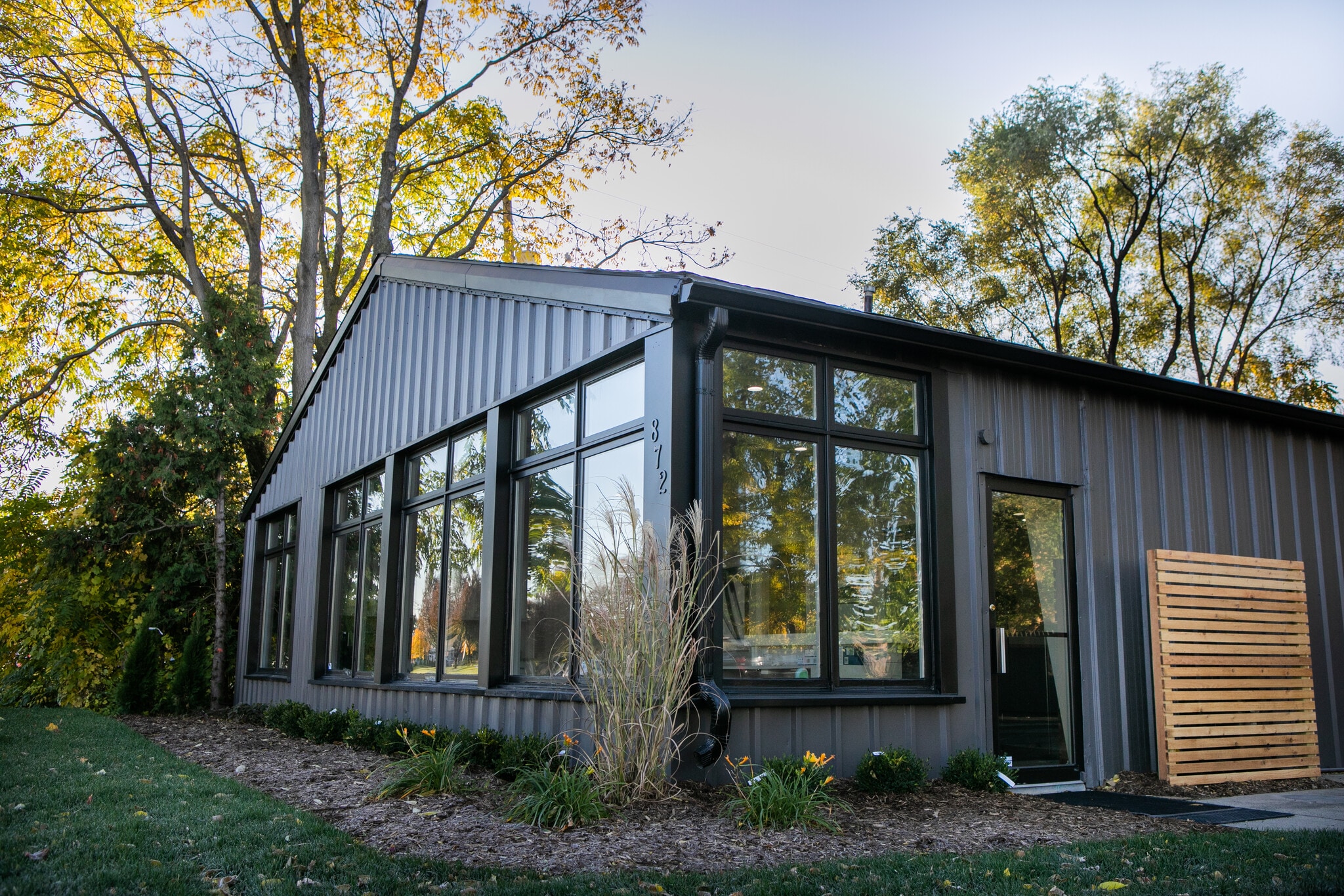 872 E Auburn Rd, Rochester Hills, MI à louer Photo de l’immeuble– Image 1 sur 11