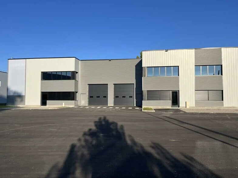 19 Chemin De La Lône, OULLINS-PIERRE-BÉNITE à louer - Photo de l’immeuble – Image 2 sur 16