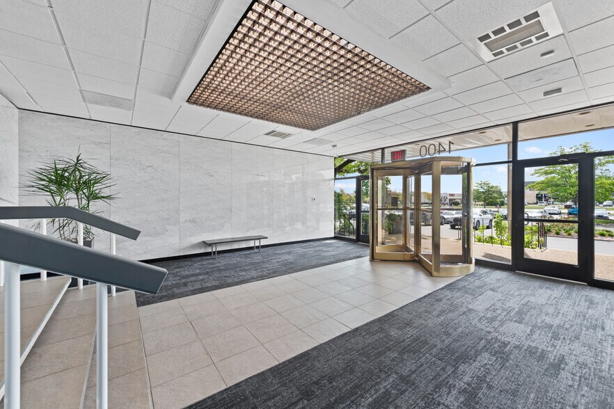 1400 E Touhy Ave, Des Plaines, IL à louer - Photo de l’immeuble – Image 3 sur 10
