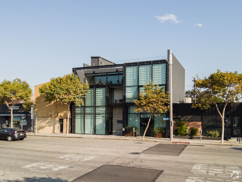 3205 Pico Blvd, Santa Monica, CA à louer - Photo de l’immeuble – Image 2 sur 4