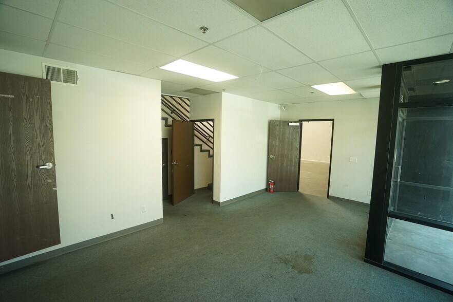 5047-5057 N Walnut Grove Ave, Rosemead, CA à louer - Photo intérieure – Image 3 sur 15