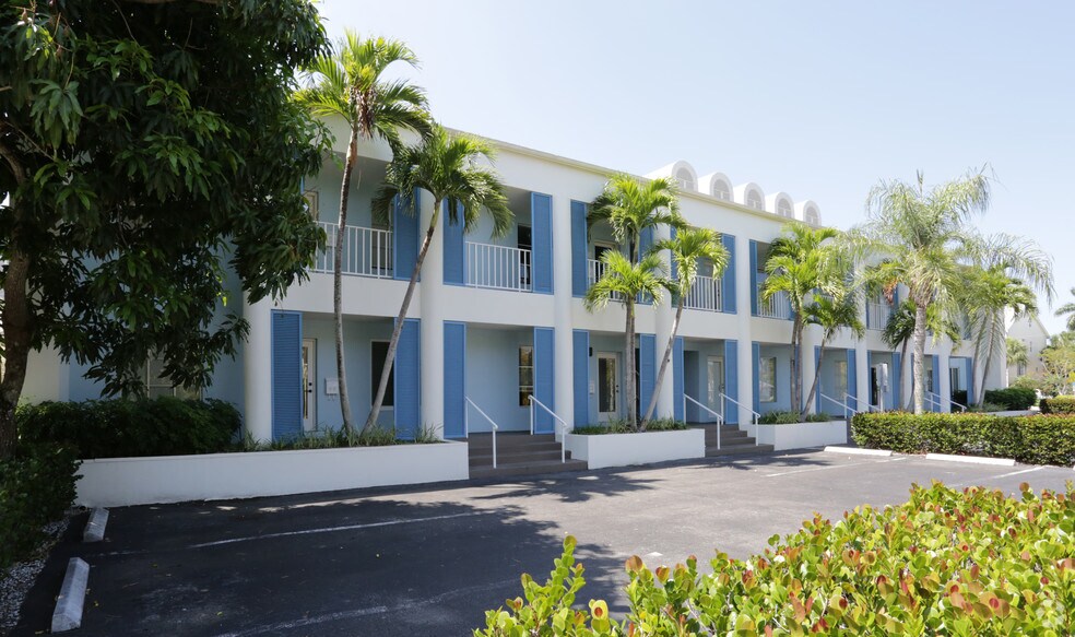 1020 8th Ave S, Naples, FL à louer - Photo de l’immeuble – Image 3 sur 7