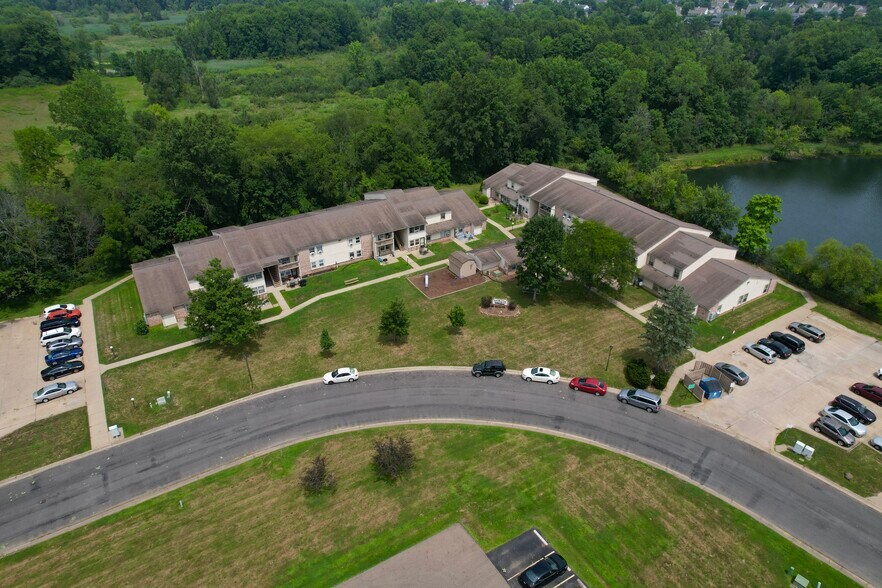 450-528 Waterside Ave, Canal Fulton, OH à vendre - Photo de l’immeuble – Image 2 sur 6