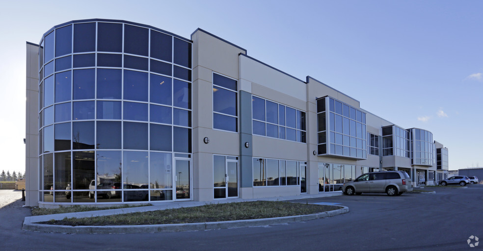 241 Portage Close, Sherwood Park, AB à louer - Photo de l’immeuble – Image 2 sur 5