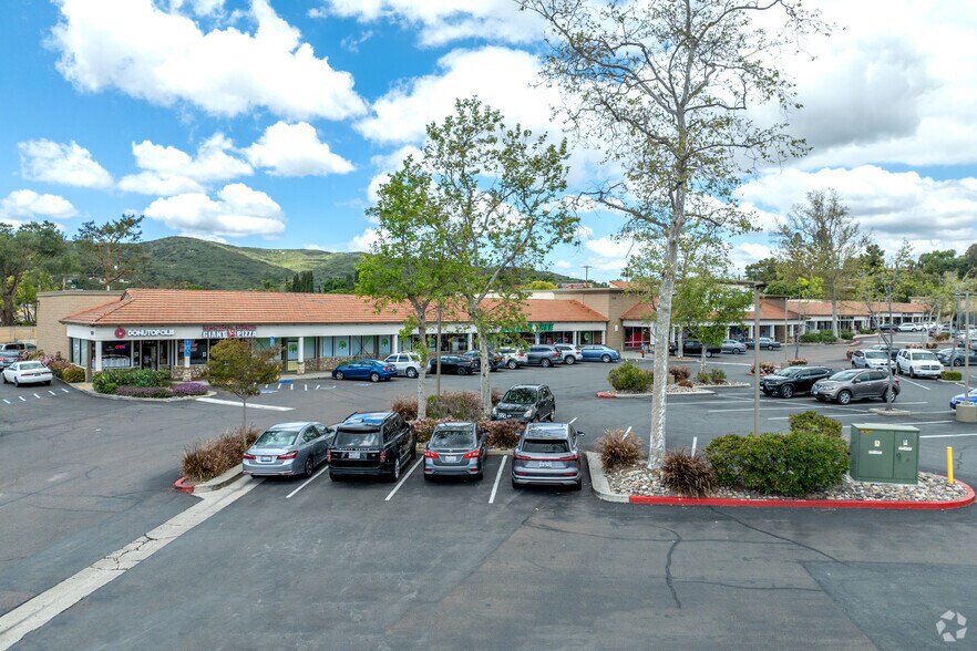 12624-12642 Poway Rd, Poway, CA à vendre - Photo de l’immeuble – Image 3 sur 7