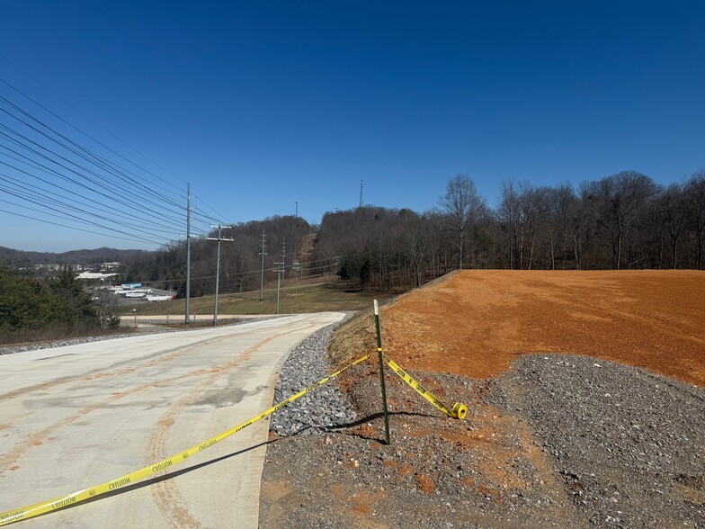 723 N Watt Rd, Knoxville, TN à louer - Photo de l’immeuble – Image 3 sur 8