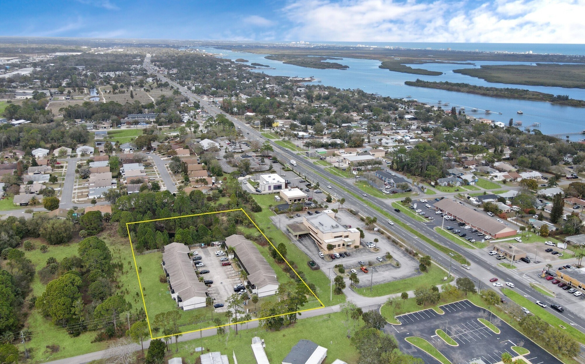 121 Marion Ave, Edgewater, FL à vendre Photo principale– Image 1 sur 6