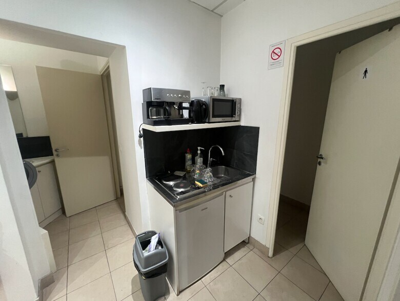 Local commercial dans Paris à vendre - Photo de l’immeuble – Image 3 sur 5