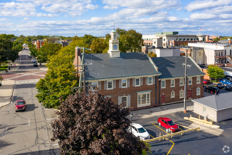 111 E 1st St, Monroe, MI à louer - Photo de l’immeuble – Image 3 sur 26