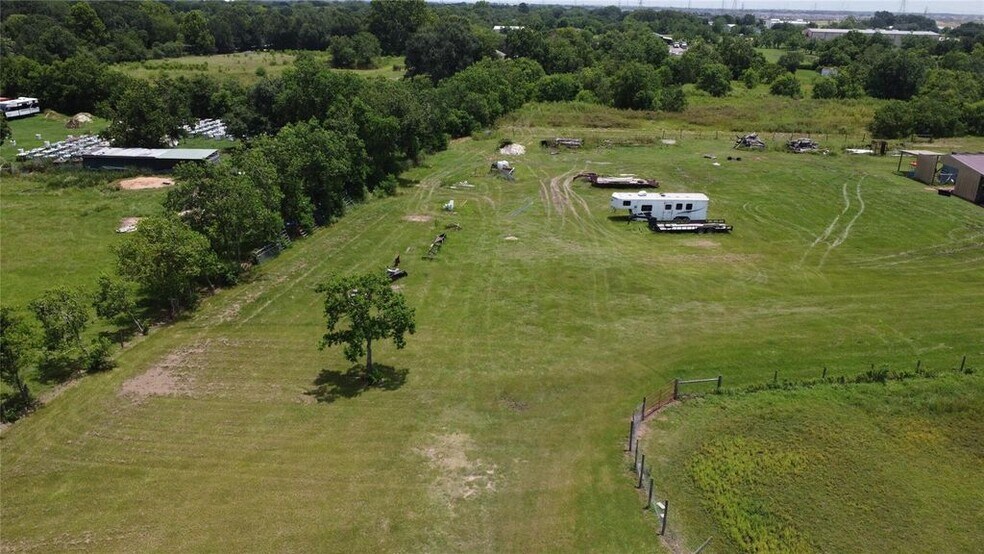 17220 Kermier Rd, Hockley, TX à vendre - Photo de l’immeuble – Image 3 sur 3