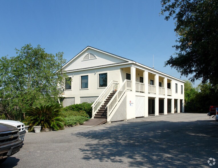 975 Morrison Dr, Charleston, SC à louer - Photo de l’immeuble – Image 2 sur 4