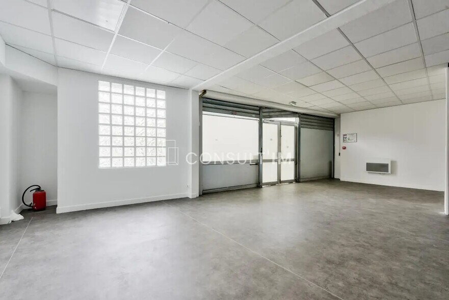 Local commercial dans Boulogne-Billancourt à louer - Photo de l’immeuble – Image 3 sur 8