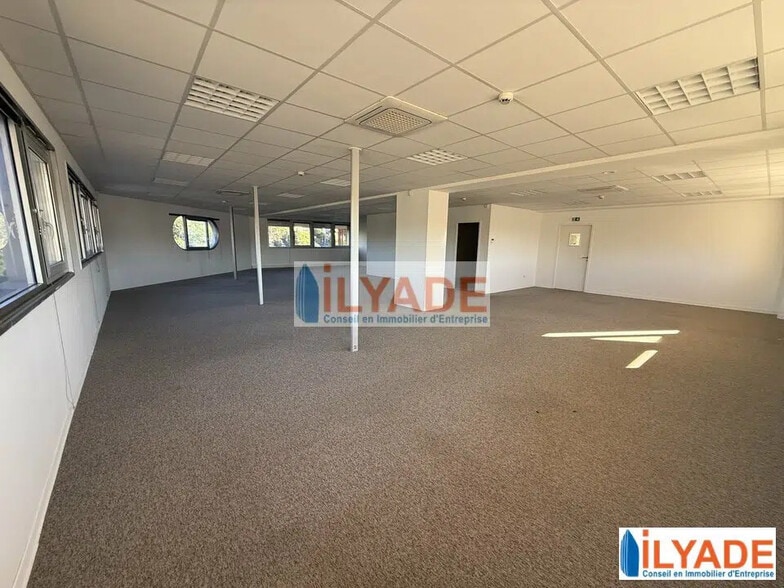 122 Avenue De Hambourg, Marseille à louer - Photo de l’immeuble – Image 2 sur 11