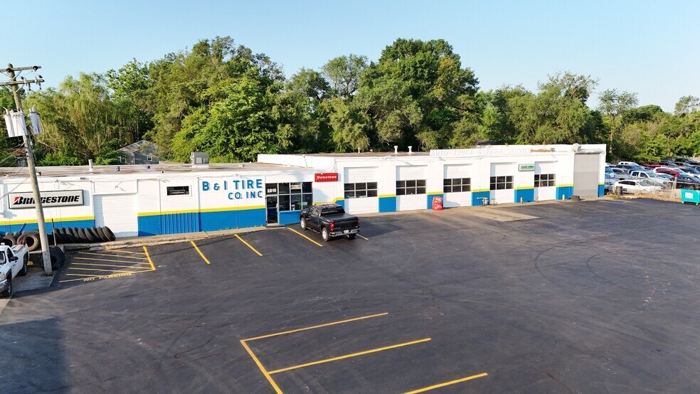 2810 W Sunshine, Springfield, MO à vendre - Photo principale – Image 1 sur 7