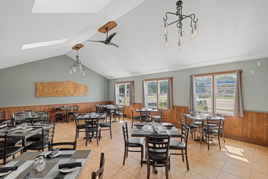 4807 VT-15, Jeffersonville, VT à vendre - Photo de l’immeuble – Image 2 sur 40