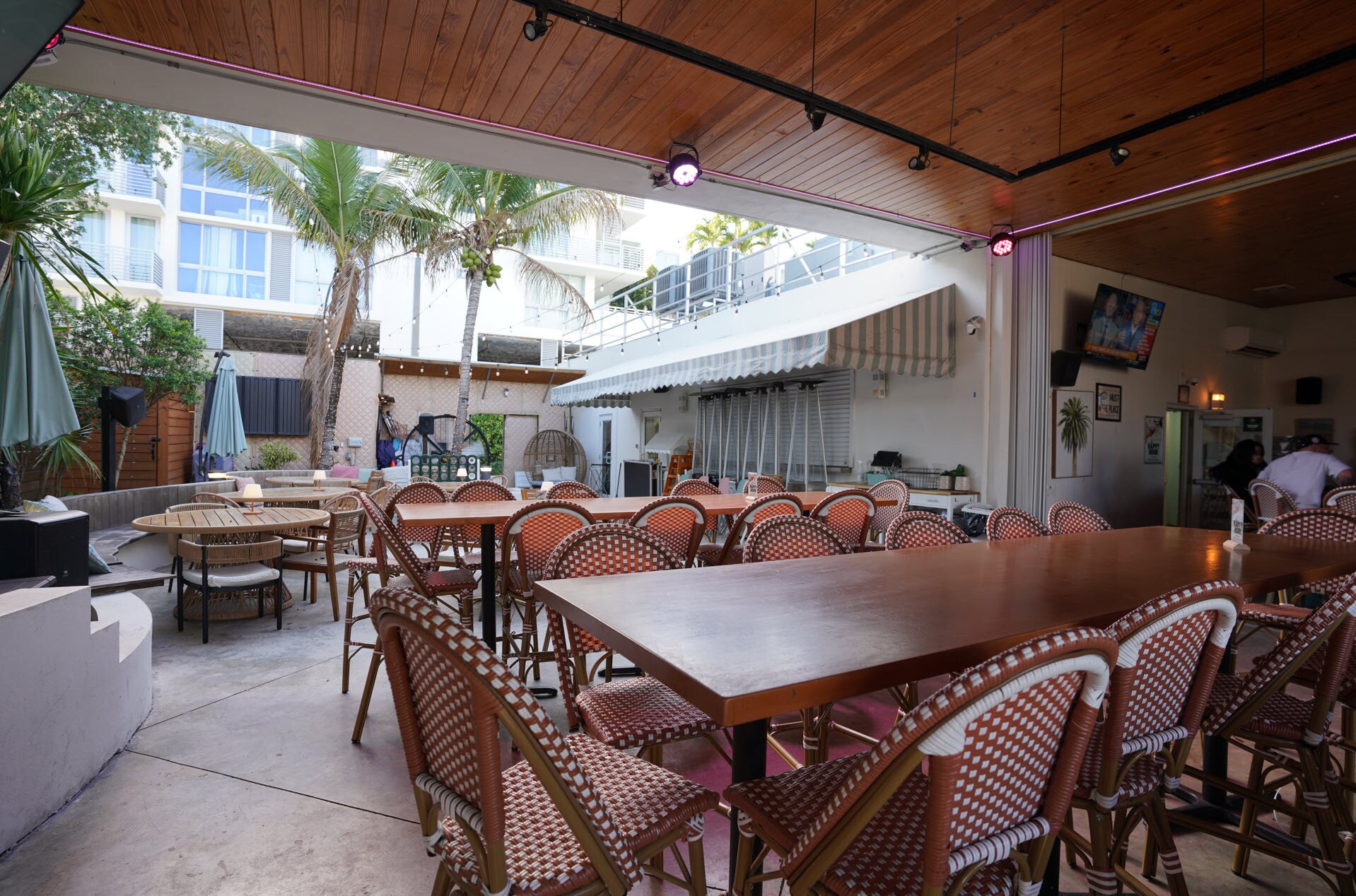 166 SE 2nd Ave, Delray Beach, FL à vendre Photo principale– Image 1 sur 12