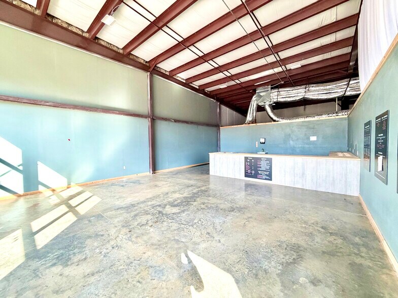 306 E Chestnut St, Strafford, MO à louer - Photo de l’immeuble – Image 3 sur 10