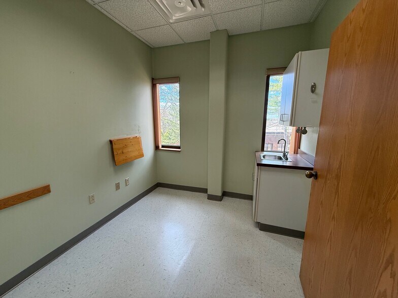 100 Foden Rd, South Portland, ME à louer - Photo de l’immeuble – Image 3 sur 13