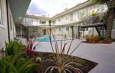 5427 Carlton Way, Los Angeles, CA à vendre - Photo de l’immeuble – Image 3 sur 14