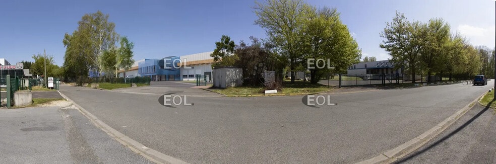 Local d’activités dans Roissy-en-France à louer - Photo de l’immeuble – Image 3 sur 4