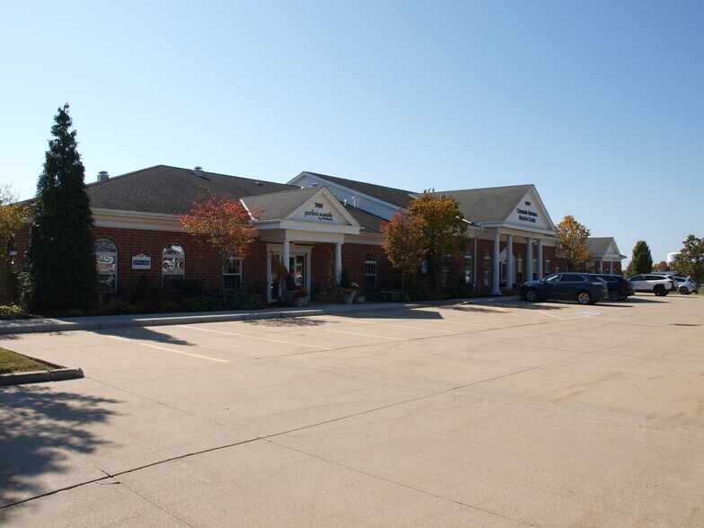 16706 Chillicothe Rd, Chagrin Falls, OH à louer - Photo de l’immeuble – Image 3 sur 15